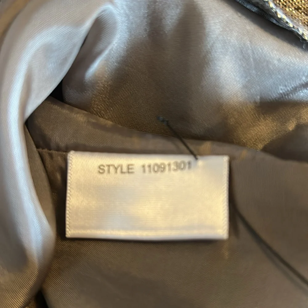 Tory Burch Size 6 silk blend belted skirt. Variegated tan with gold thread. - Picture 11 of 13